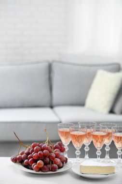 Evde gıda ile tablo  