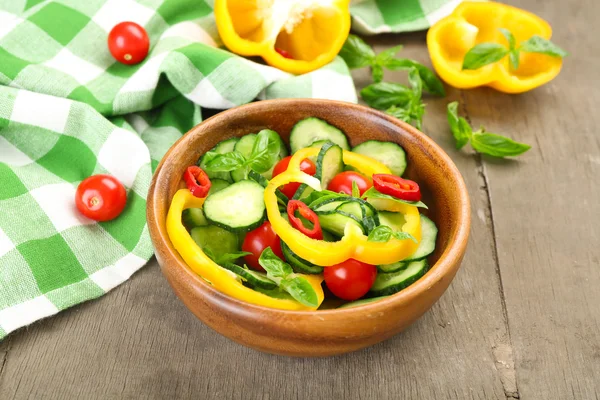 Növényi saláta, uborka — Stock Fotó