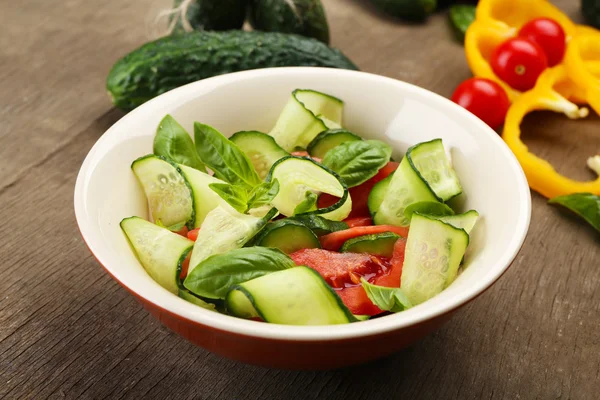 Vegetable salad with cucumbers and pepper — Stock Photo, Image