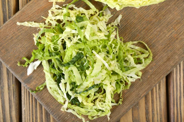 Cut savoy cabbage — Stock Photo, Image
