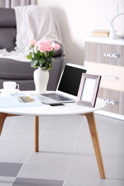 Evde rahat çalışma alanı