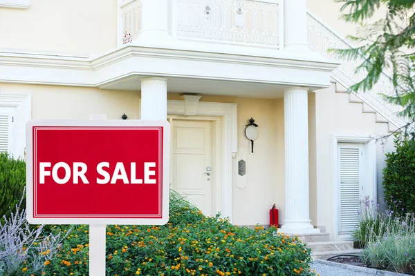 Real estate sign — Stock Photo, Image