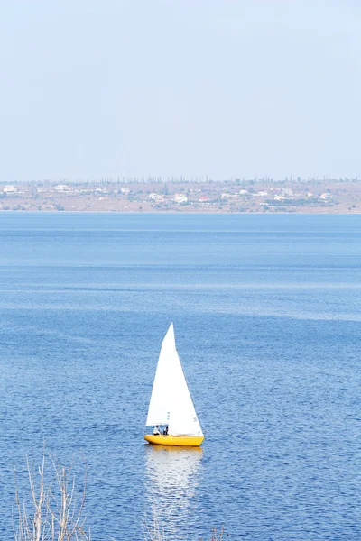 Vacker segelbåt — Stockfoto