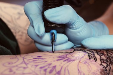 Dövme yapma süreci 