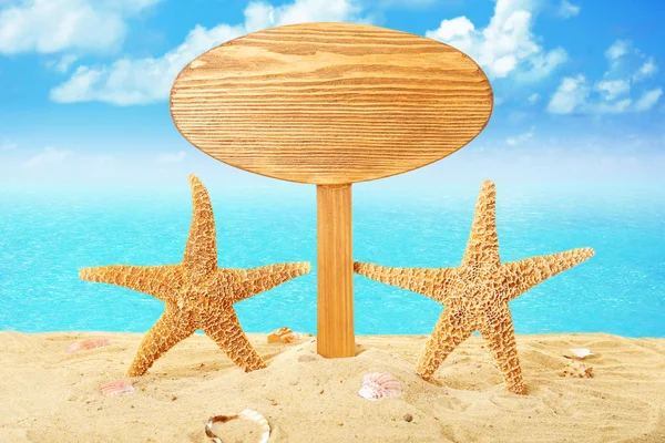 Holzschild mit Sand — Stockfoto