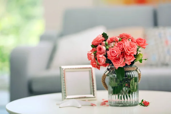 Beautiful flowers in vase — Stock Photo, Image