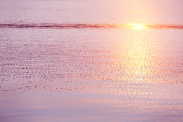 リバーサイドの美しい夕日 — ストック写真