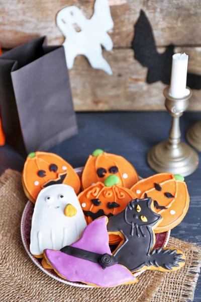 Halloween cookies in decorated room — Stock Photo, Image