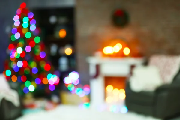 Habitación decorada con árbol de Navidad — Foto de Stock