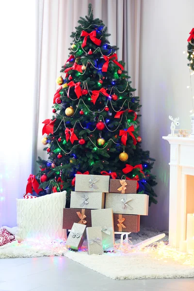 Perfekter Weihnachtsbaum — Stockfoto