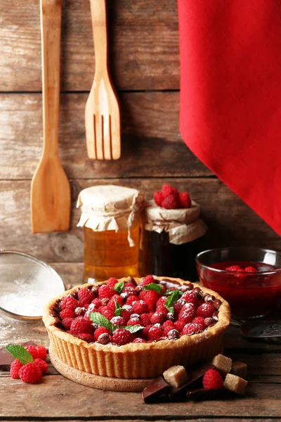 Пирог со свежей малиной — стоковое фото