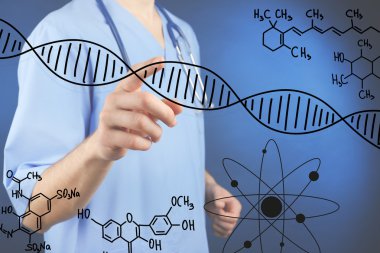 DNA molekülü ile çalışan doktor