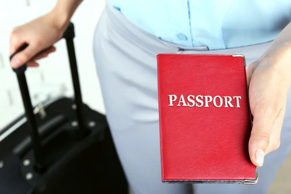 Passaporto in mano — Foto Stock