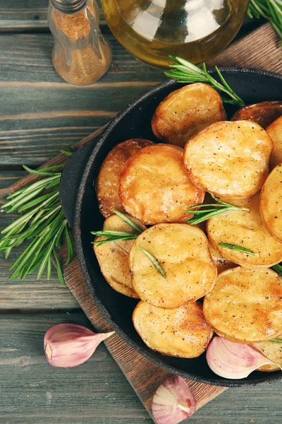 Lahodné pečené brambory — Stock fotografie