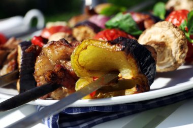 Barbekü tabak portre üzerinde