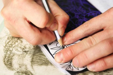 Profesyonel dövme sanatçısı 