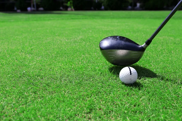 高尔夫球杆和球 — 图库照片