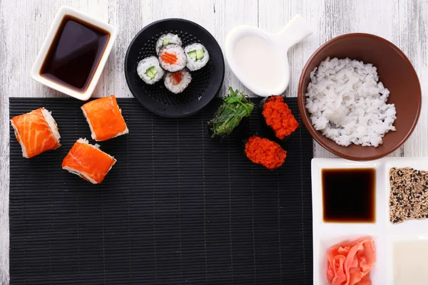 Serwowane tabela dla stron sushi, widok z góry — Zdjęcie stockowe