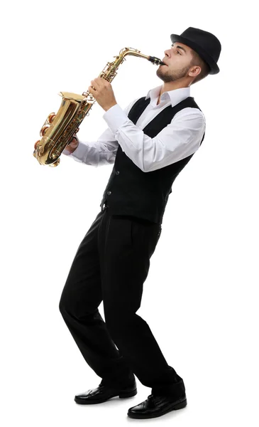 Happy saxofonista hraje hudbu na saxofon v elegantním obleku na bílém pozadí — Stock fotografie