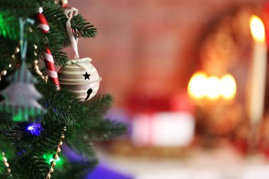 Noel dekorasyon parlak renkli arka plan üzerinde