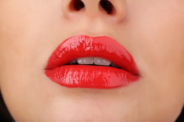 Lihat bibir merah wanita, close-up — Stok Foto