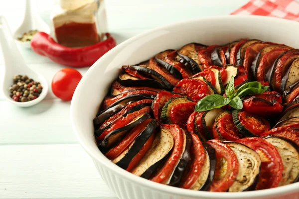 Ratatouille - hagyományos francia provence-i zöldségtál sütőben — Stock Fotó