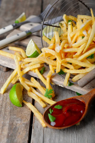 Franse gebakken aardappelen — Stockfoto