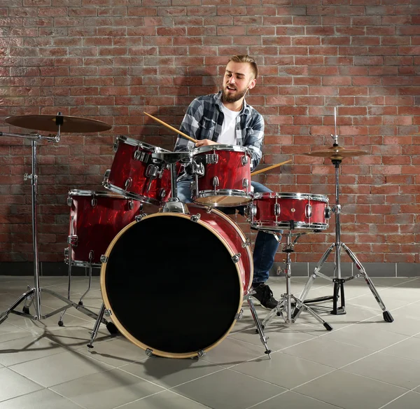 Musician playing drums — Stock Photo, Image