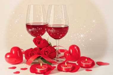 kırmızı şarap, gül ve mumlar
