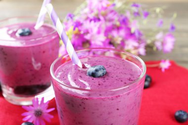 Blueberry smoothie çilek ile