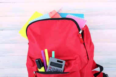 okul donanımları ile çanta
