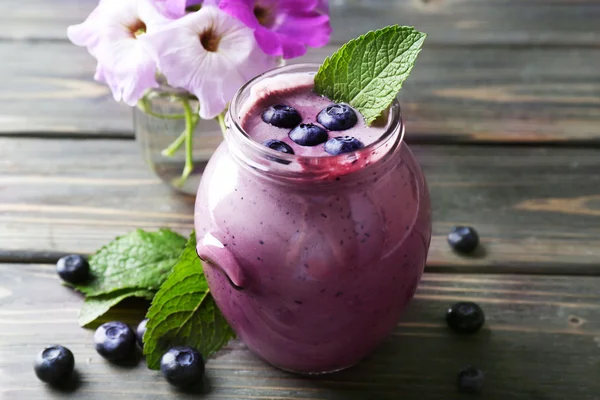 Blueberry smoothie med bär — Stockfoto