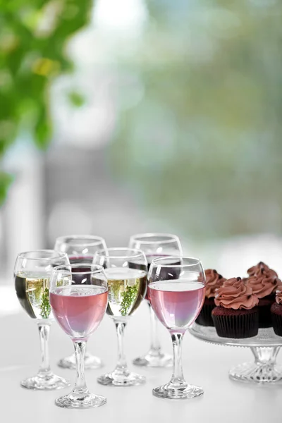 Degustazione di cupcake al vino e cioccolato, primo piano — Foto Stock