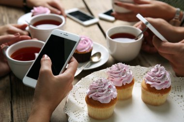 el ile akıllı telefon 