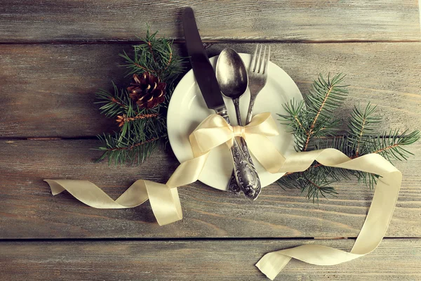 Apparecchiatura della tavola con decorazione di Natale — Foto Stock