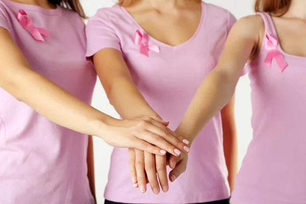 Mulheres unidas com câncer de mama — Fotografia de Stock