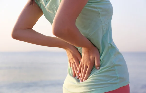 Bella ragazza che pratica yoga — Foto Stock