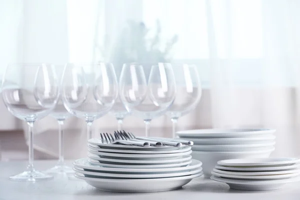 Clean dishes on the table — Stock Photo, Image