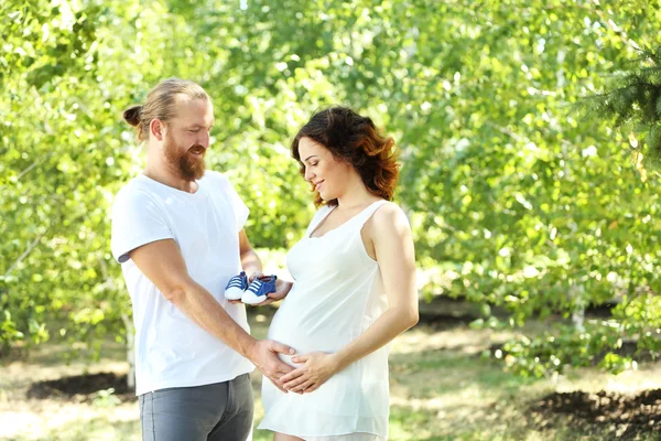 Gemeinsam auf die Geburt des Babys warten — Stockfoto