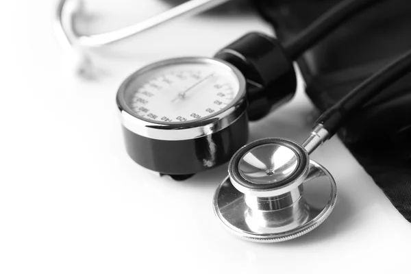 Měřič krevního tlaku a stetoskop — Stock fotografie