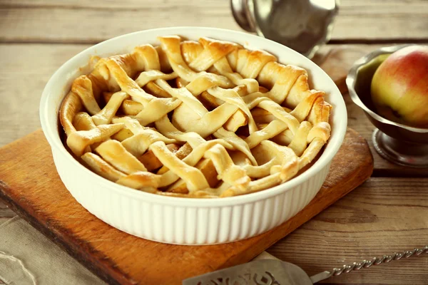 Домашний яблочный пирог — стоковое фото