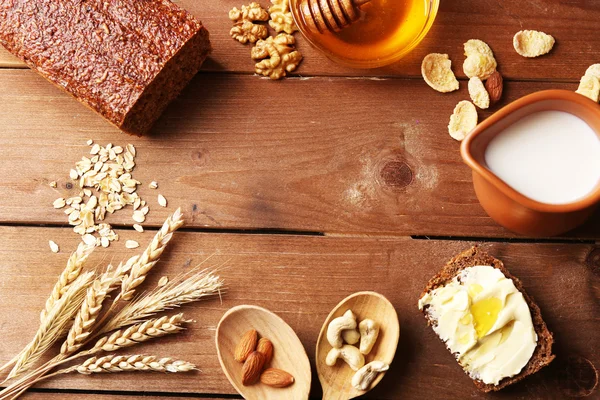 Healthy breakfast with bread — Stock Photo, Image