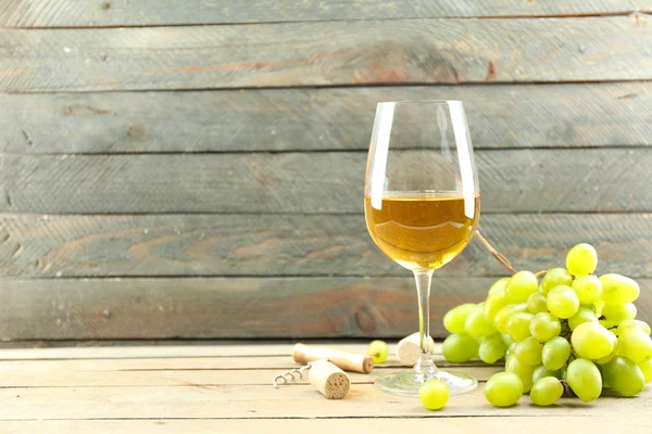 Bicchiere di vino bianco — Foto Stock