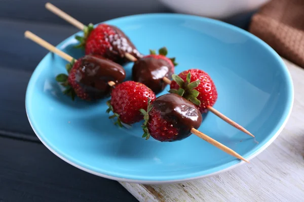 Leckere Erdbeeren in Schokolade — Stockfoto