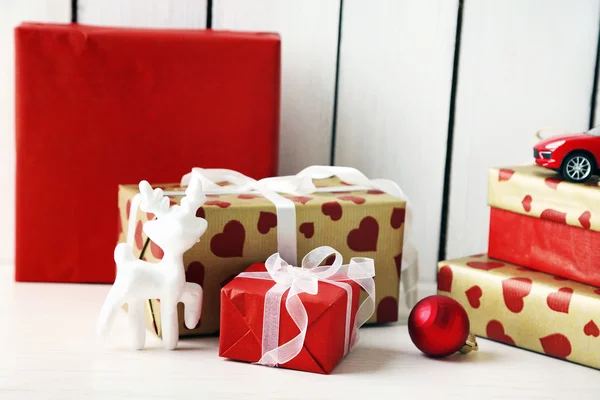 Presentes de Natal e decorações — Fotografia de Stock