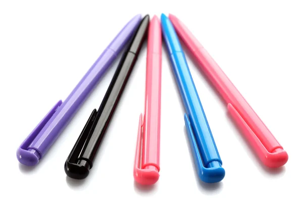 Collection de stylos colorés, isolés sur blanc — Photo