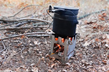 Yanan orman su ısıtıcısı