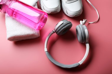 Kulaklık ve spor ekipmanları