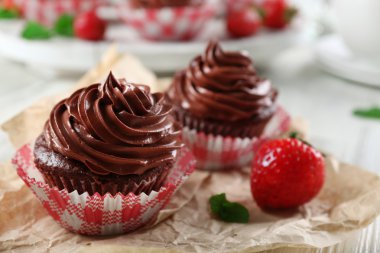 Craftpaper tatlı olarak çikolatalı kek