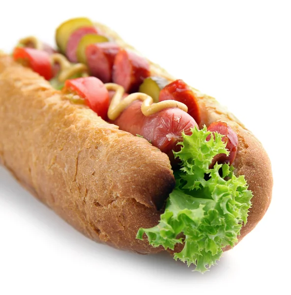 Frischer Hot Dog isoliert auf weiß — Stockfoto